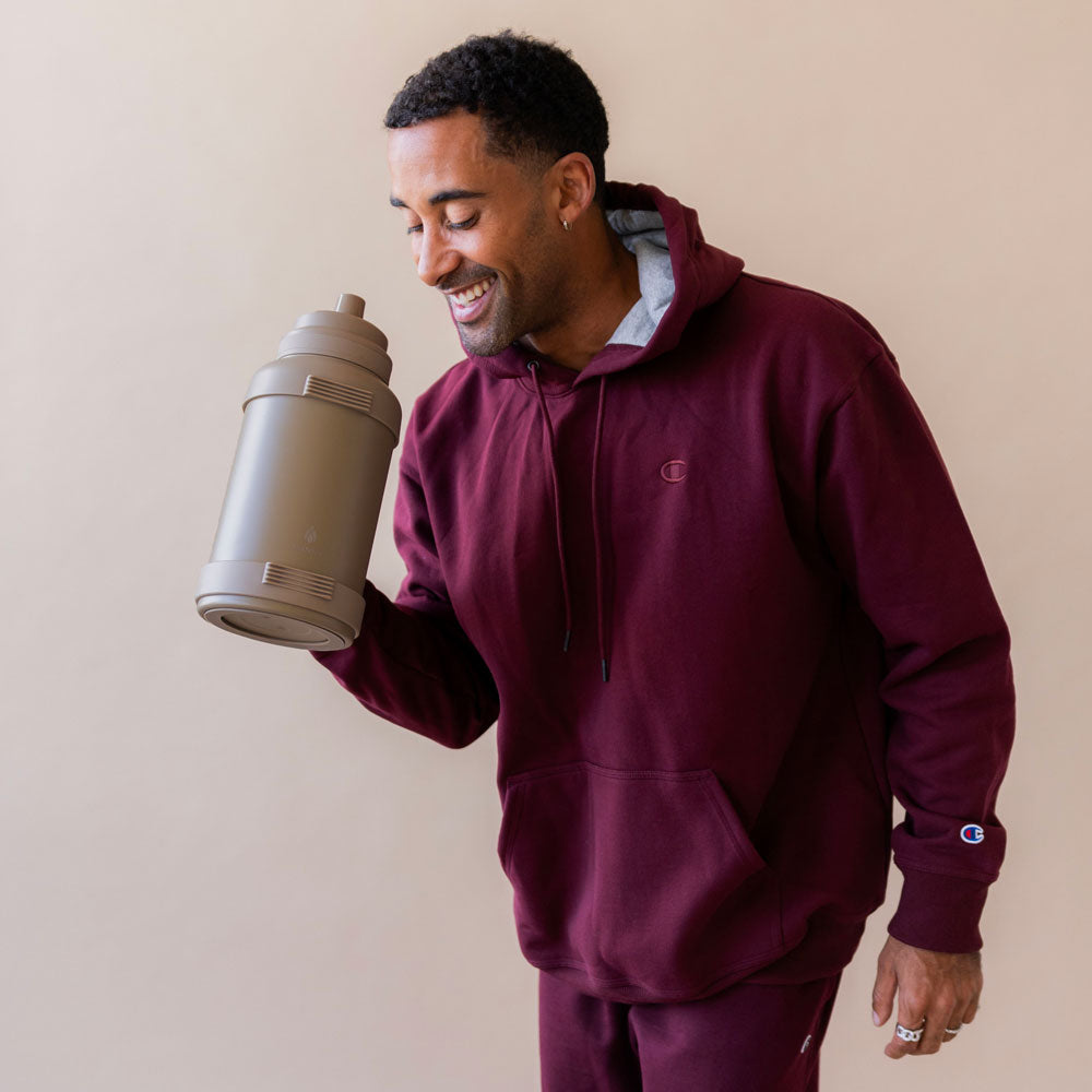 78-oz-titan-bottle-pastel-collection-y8 32_Manna_Website_Lifestyles_Titan_Darker_2.jpg