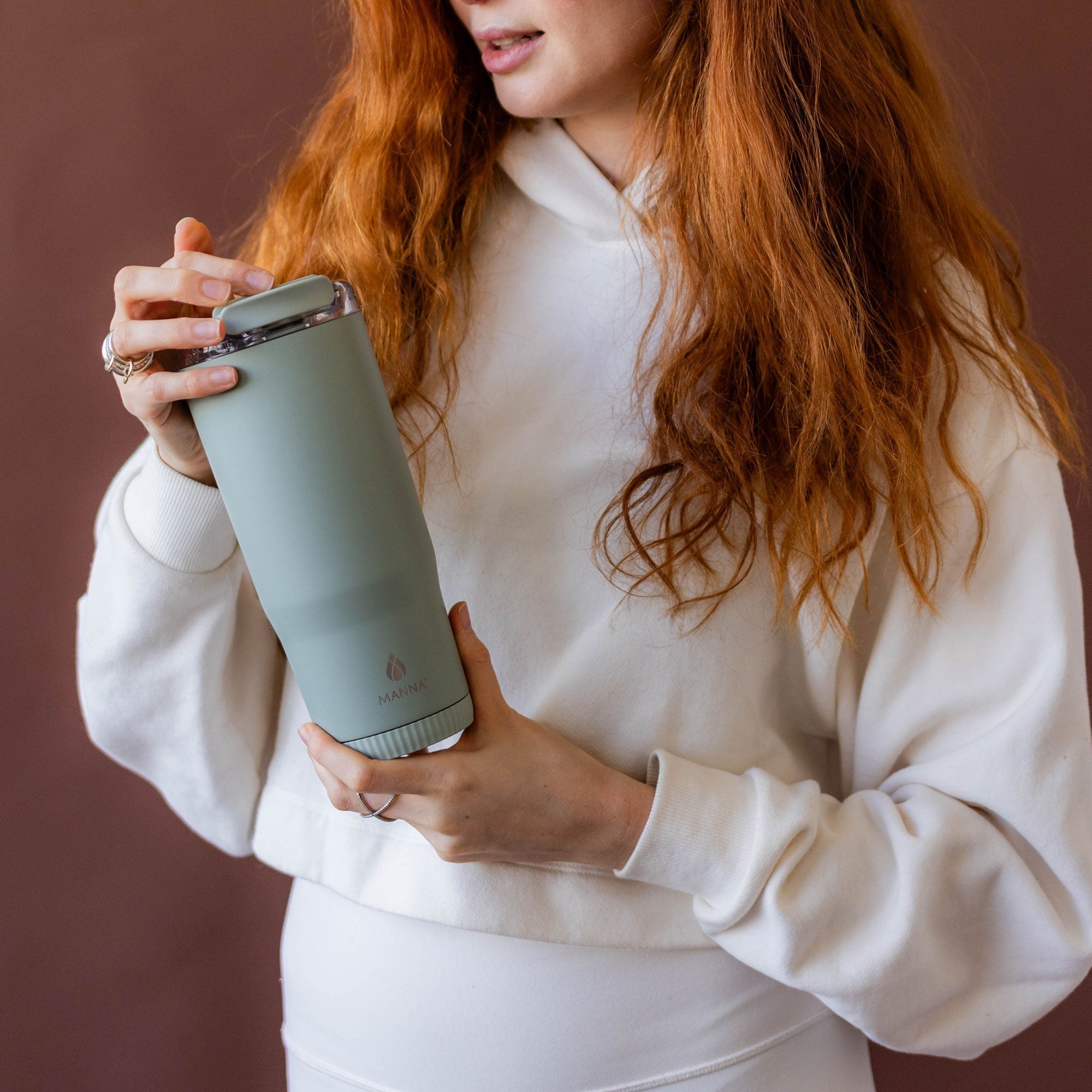 30-oz-groove-tumbler-r2 4Manna_Website_Lifestyles-17.jpg